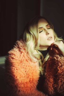 model Mollie Strunk