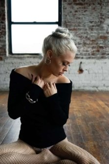 Chère Noble hair up