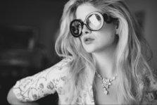 Kelsey Elliott glasses