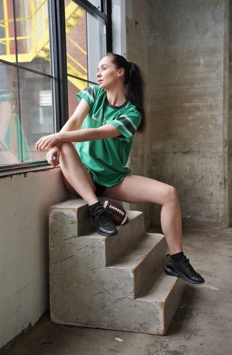 model Isinka Luxova by Josh Pine